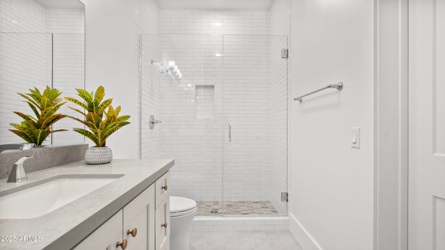 5250 E DEER VALLEY Drive 401, Phoenix, AZ 85054