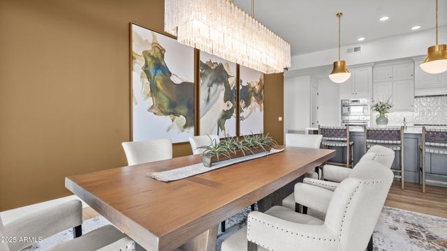 5250 E DEER VALLEY Drive 401, Phoenix, AZ 85054