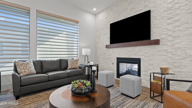 5250 E DEER VALLEY Drive 401, Phoenix, AZ 85054