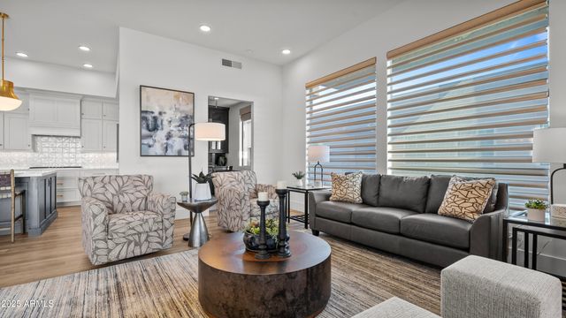 5250 E DEER VALLEY Drive 401, Phoenix, AZ 85054