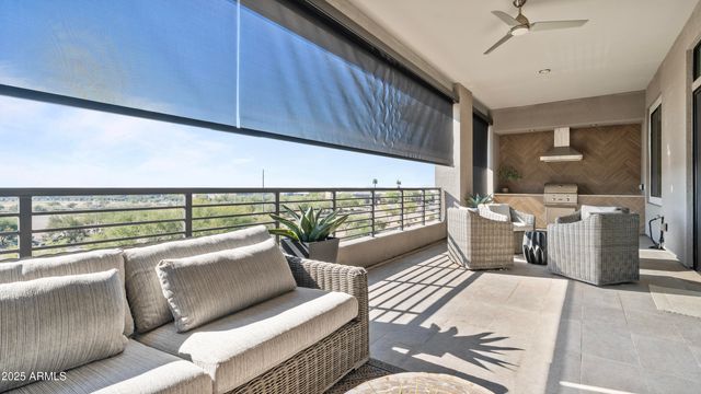 5250 E DEER VALLEY Drive 401, Phoenix, AZ 85054