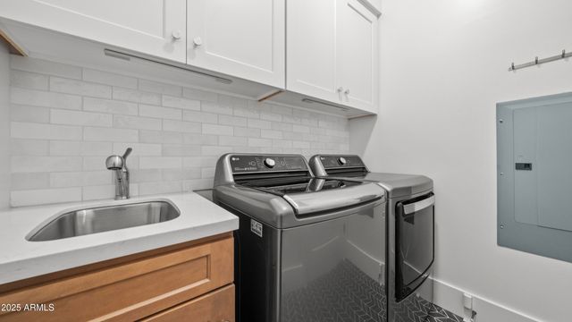 5250 E DEER VALLEY Drive 401, Phoenix, AZ 85054