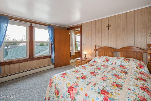 102 S Washington Street, Schaghticoke, NY 12118