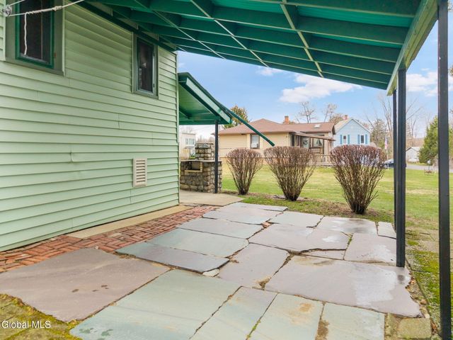 102 S Washington Street, Schaghticoke, NY 12118