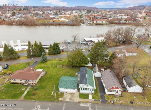 102 S Washington Street, Schaghticoke, NY 12118