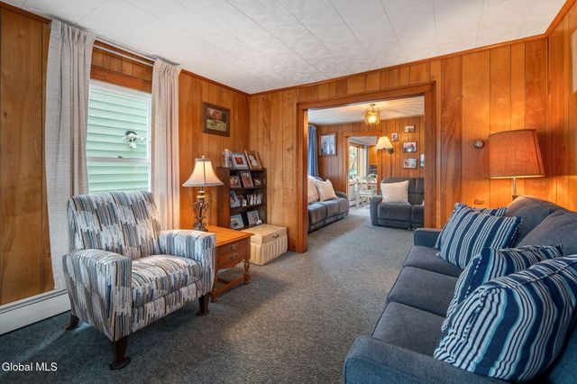 102 S Washington Street, Schaghticoke, NY 12118