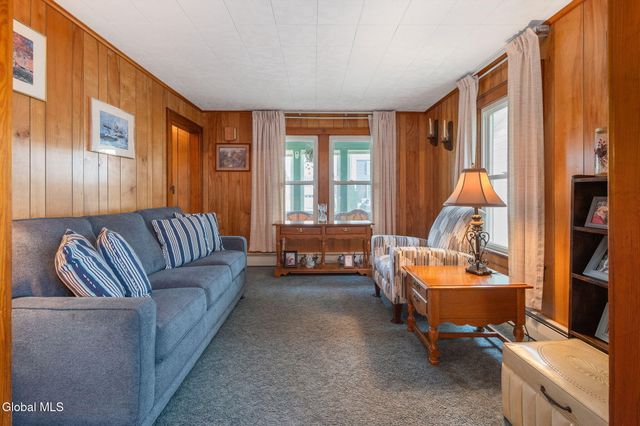 102 S Washington Street, Schaghticoke, NY 12118