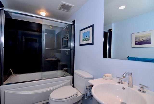53 Harborview Rd, Hull, MA 02045