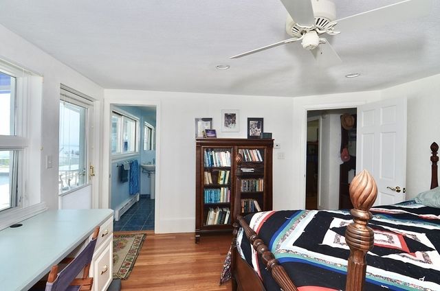 53 Harborview Rd, Hull, MA 02045