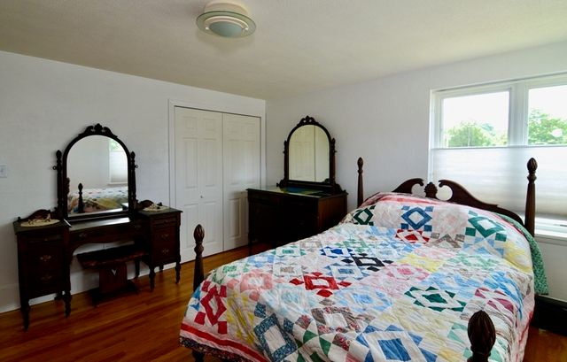 53 Harborview Rd, Hull, MA 02045