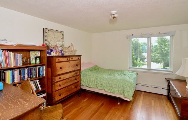 53 Harborview Rd, Hull, MA 02045