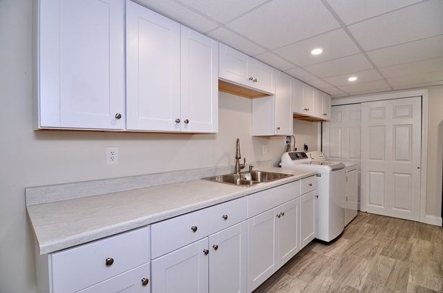 53 Harborview Rd, Hull, MA 02045