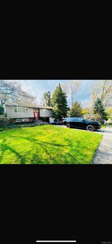 18 Greenwich Road, Smithtown, NY 11787