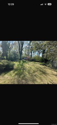 18 Greenwich Road, Smithtown, NY 11787