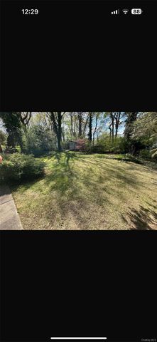 18 Greenwich Road, Smithtown, NY 11787