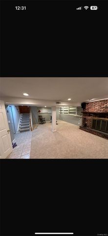 18 Greenwich Road, Smithtown, NY 11787
