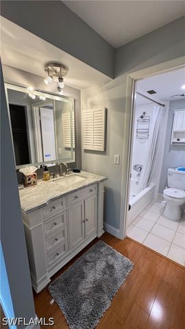 600 Valley Stream DR F6, Naples, FL 34113