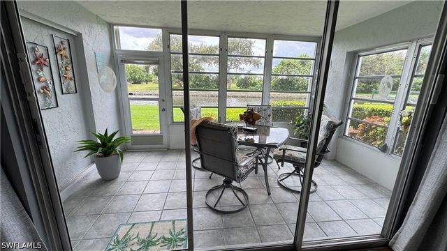600 Valley Stream DR F6, Naples, FL 34113