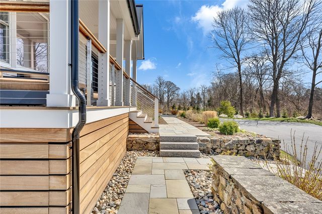 4 Monkey Wrench Lane, Bristol, RI 02809