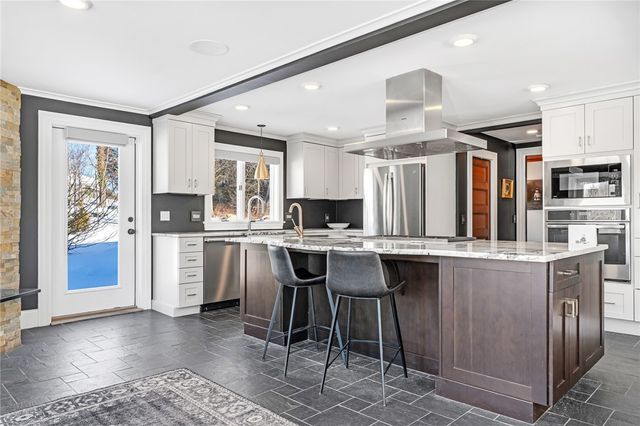 4 Monkey Wrench Lane, Bristol, RI 02809