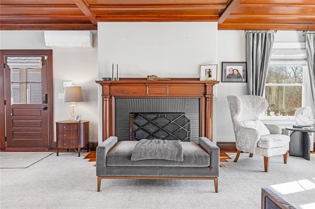 4 Monkey Wrench Lane, Bristol, RI 02809