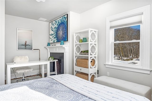 4 Monkey Wrench Lane, Bristol, RI 02809
