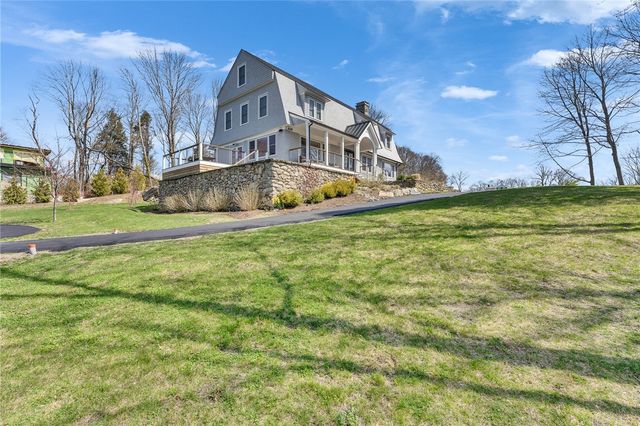 4 Monkey Wrench Lane, Bristol, RI 02809