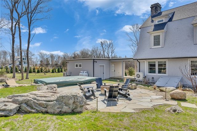 4 Monkey Wrench Lane, Bristol, RI 02809