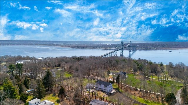 4 Monkey Wrench Lane, Bristol, RI 02809