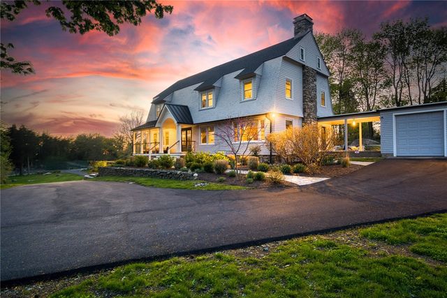 4 Monkey Wrench Lane, Bristol, RI 02809