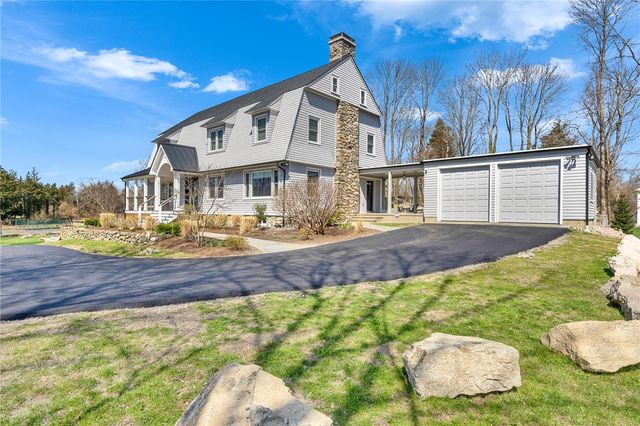 4 Monkey Wrench Lane, Bristol, RI 02809
