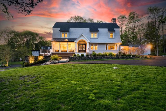 4 Monkey Wrench Lane, Bristol, RI 02809