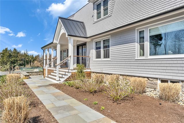 4 Monkey Wrench Lane, Bristol, RI 02809