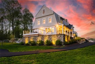4 Monkey Wrench Lane, Bristol, RI 02809