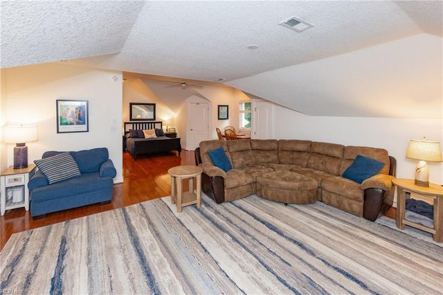 812 S Spigel DR, Virginia Beach, VA 23454