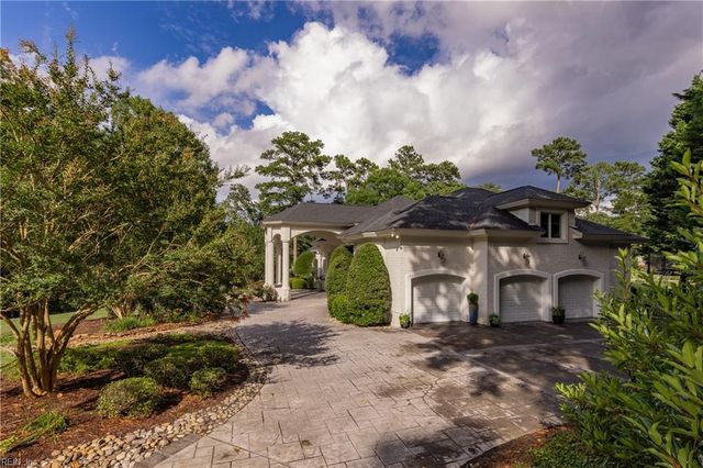 812 S Spigel DR, Virginia Beach, VA 23454