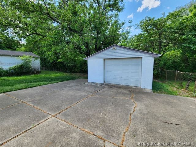 1203 Spruce Drive, Jeffersonville, IN 47130