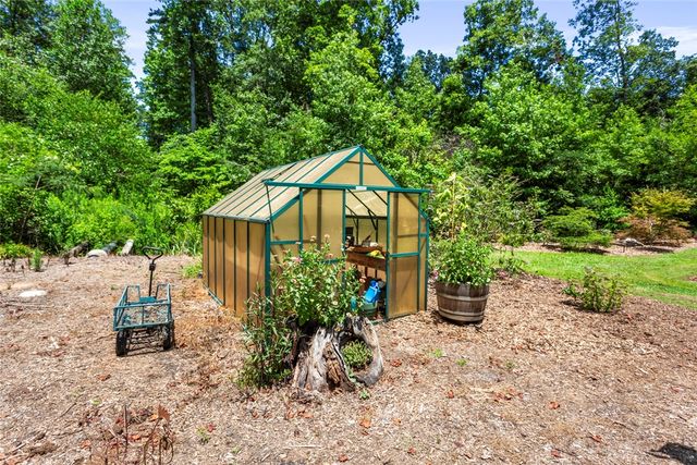 105 Laurel Lane, Seneca, SC 29678