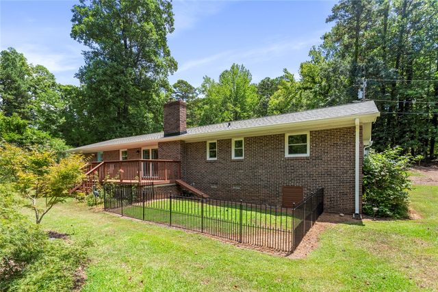105 Laurel Lane, Seneca, SC 29678
