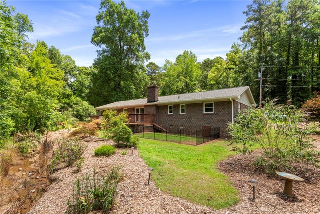 105 Laurel Lane, Seneca, SC 29678