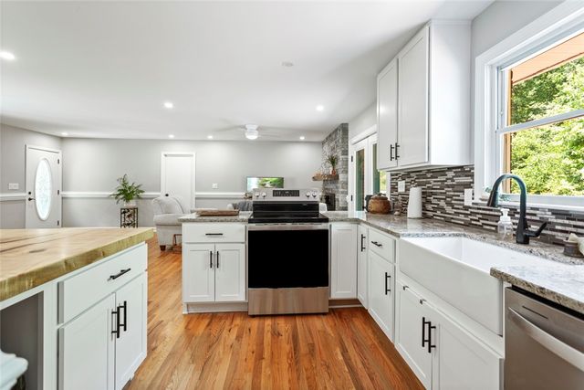 105 Laurel Lane, Seneca, SC 29678