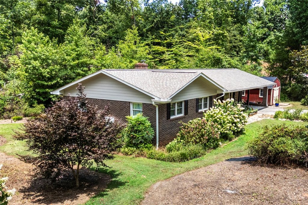 105 Laurel Lane, Seneca, SC 29678