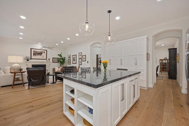 1657 Bowen Dr, Folsom, CA 95630