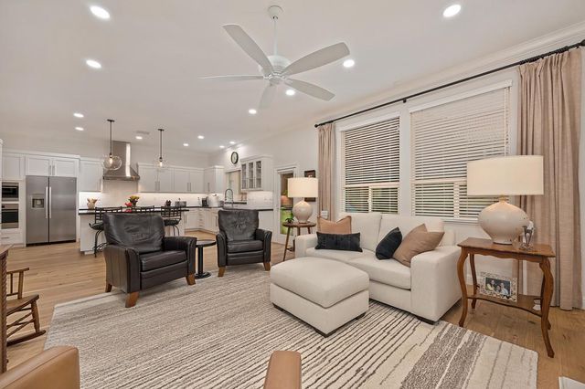 1657 Bowen Dr, Folsom, CA 95630