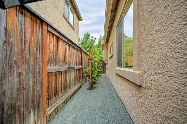 1657 Bowen Dr, Folsom, CA 95630