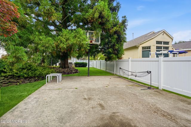 72 Runyan Avenue, Deal, NJ 07723