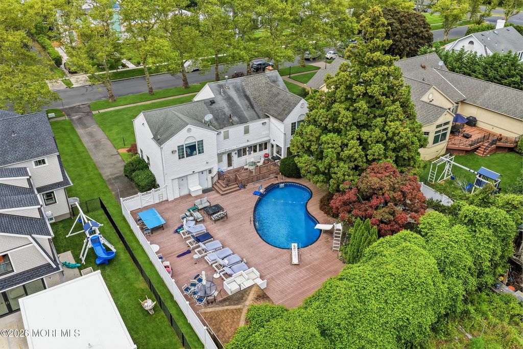 72 Runyan Avenue, Deal, NJ 07723