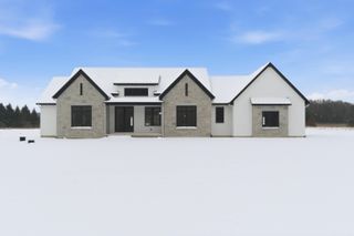 61121 Airpark Lane, Mattawan, MI 49071