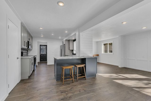 1020 1st Street S, Cold Spring, MN 56320