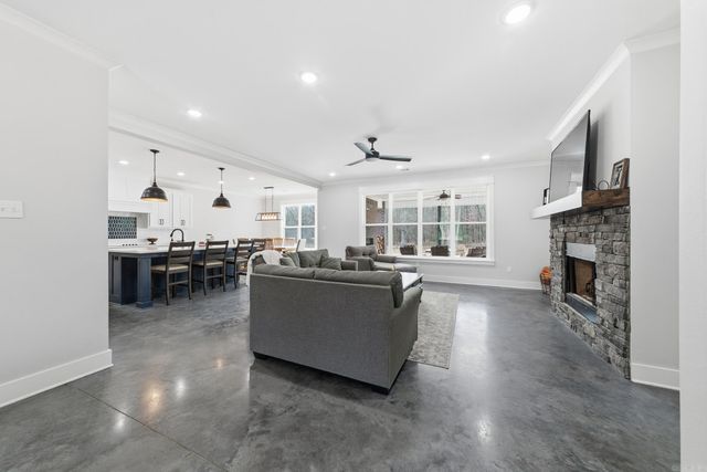 215 Cindy Lane, Austin, AR 72007